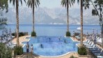 Ramada Plaza 02-medence