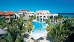 MeliaLasAmericas04-medence.jpg