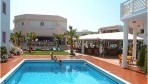 HotelMagda02-medence.jpg