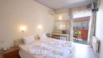 HotelHaris04-studio2.jpg