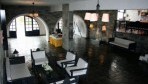 HotelPeninsula04-lobby.jpg