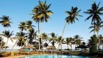 Neptune Village Beach Resort 02-medence