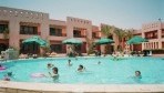 Golden5 Hotel 02-medence.jpg