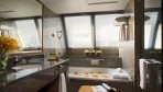 Amari Boulevard Bangkok 04-szoba6fürdő.jpg