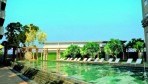 Radisson Hotel Bangkok Sathorn 02-medence2.jpg