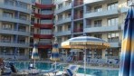 CentralPlaza04-medence2.jpg