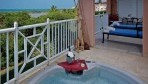 Paradisus Princesa del Mar 04-Deluxe_Suite_Royal_Service.jpg