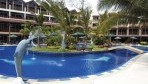 Best Western Premier Bang Tao Beach Resort 02-medence.jpg
