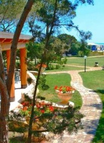 Eden Village Colostrai