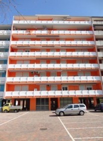 Itu apartman ***