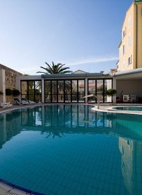 International Hotel ***