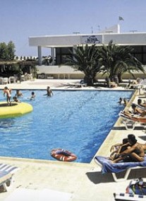 Nina Beach ***+