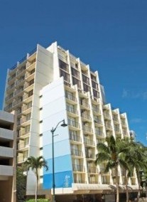Aqua Bamboo Waikiki ***