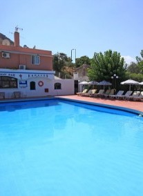 Karavos Hotel ***