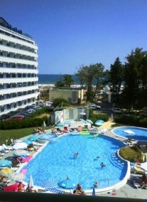 Avliga Beach ***